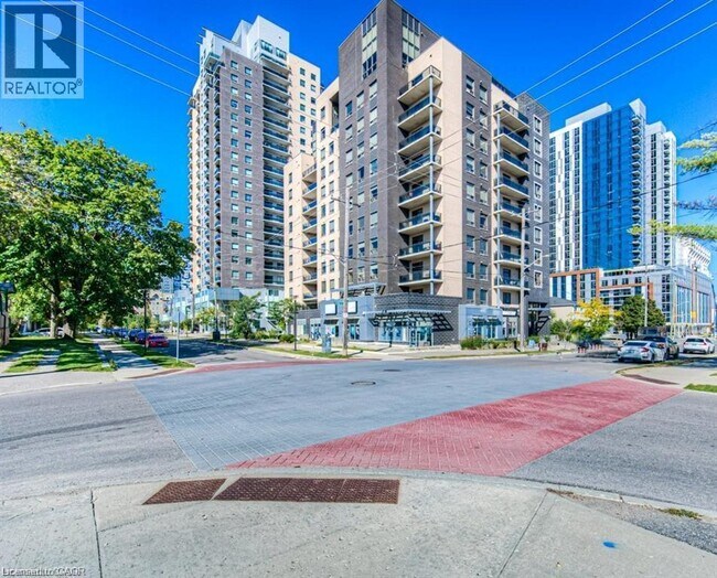 318 Spruce St in Waterloo, ON - Building Photo - Building Photo