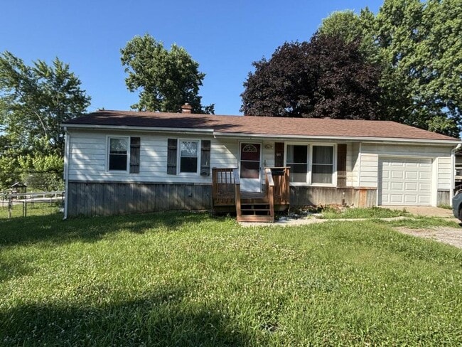 property at 611 W Hurt St