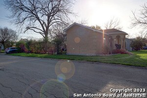 402 W Hermine Blvd in San Antonio, TX - Building Photo - Building Photo