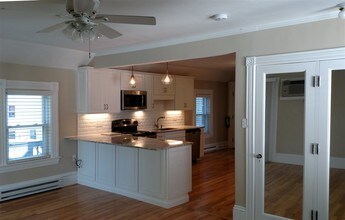 116 E Broadway in Derry, NH - Building Photo - Building Photo