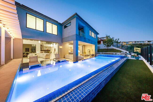 20422 Birmingham Way in Los Angeles, CA - Building Photo - Building Photo