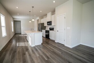 8606 Bonfire Wy in Parrish, FL - Building Photo - Building Photo