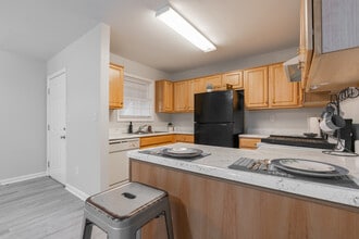 Nichols Meadows in Louisville, KY - Foto de edificio - Interior Photo