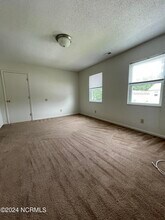 215 Cordell Cir in Jacksonville, NC - Building Photo - Building Photo