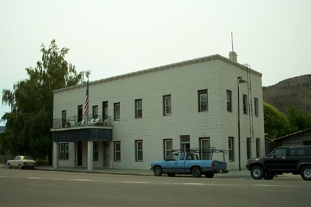 1014 Main St in Oroville, WA - Building Photo