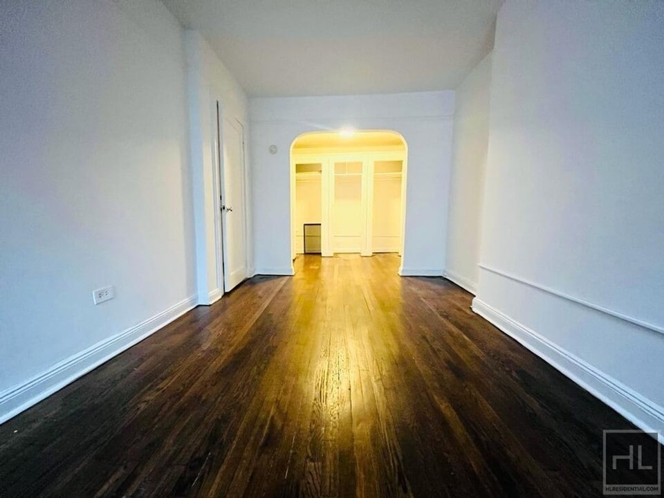 SECOND AVENUE in New York, NY - Building Photo