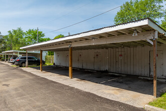 2206 Nuttman Ave in Fort Wayne, IN - Building Photo - Building Photo