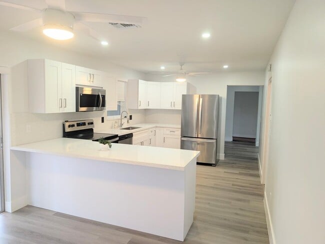 property at 10920 Gable St