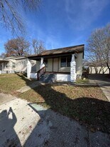 910 N Grand St in Pittsburg, KS - Building Photo