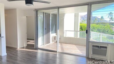 2600 Pualani Way in Honolulu, HI - Building Photo - Building Photo