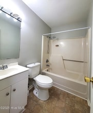 305 Rhode Island Ave in Elizabeth City, NC - Foto de edificio - Building Photo