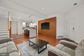 589 Odendhal Ave in Gaithersburg, MD - Building Photo - Building Photo