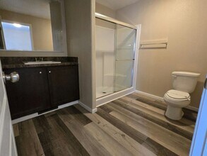 4650 E Lake Mead Blvd in Las Vegas, NV - Building Photo - Building Photo