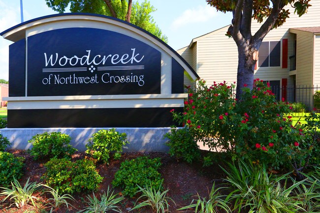 Woodcreek Hollister Apartments in Houston, TX - Foto de edificio - Building Photo