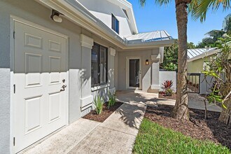 139 Sand Pine Dr in Jupiter, FL - Building Photo - Building Photo