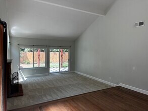 13890 Amber Sky Ln in San Diego, CA - Building Photo - Building Photo