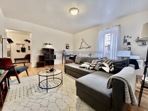 216 W 102nd St in New York, NY - Building Photo - Building Photo