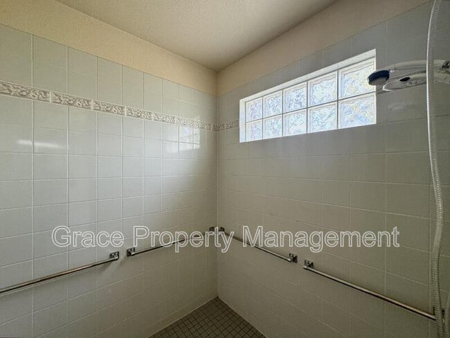 property at 1960 Gaylord Pl