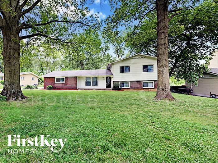 6680 Foxshire Dr in Florissant, MO - Building Photo