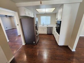 324 Brookside Dr in Antioch, CA - Building Photo - Building Photo