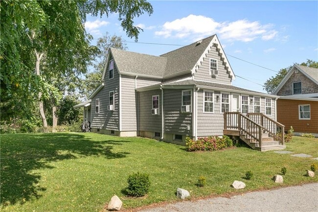 190 Railroad Ave in Portsmouth, RI - Building Photo - Building Photo
