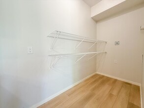 9305-9123 123 Ave NW in Edmonton, AB - Building Photo - Building Photo