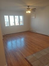 81-12 Commonwealth Blvd in Queens, NY - Building Photo - Building Photo