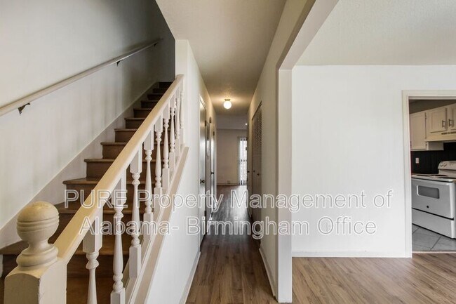 6107 Crest Green Rd in Birmingham, AL - Building Photo - Building Photo