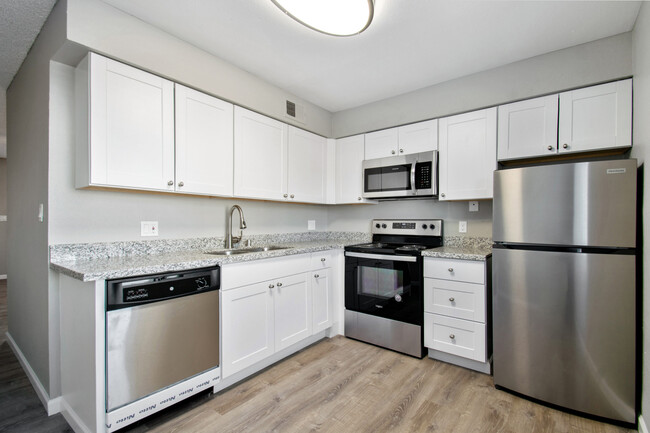 Axio Apartments in Tempe, AZ - Foto de edificio - Building Photo