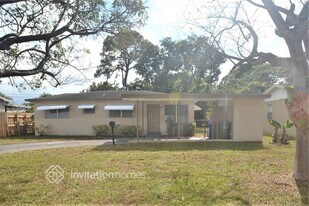 6816 SW 12th St in Pembroke Pines, FL - Building Photo