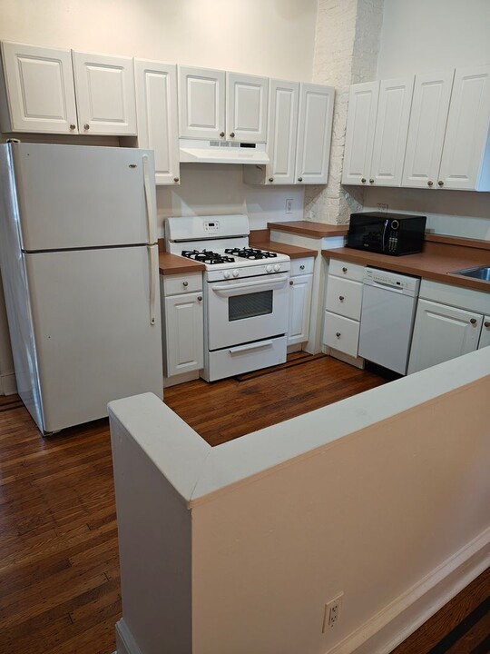 725 S 4th St-Unit -#3F in Philadelphia, PA - Building Photo