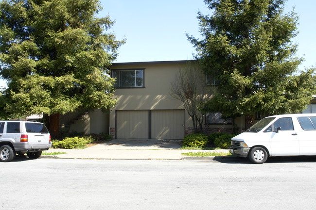 1401-1403 Hess Rd in Redwood City, CA - Building Photo - Building Photo