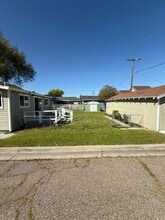 155 N Bryan Ave in Oakdale, CA - Building Photo - Building Photo