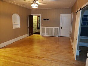 417 5th Ave SE, Unit Upper in Minneapolis, MN - Foto de edificio - Building Photo