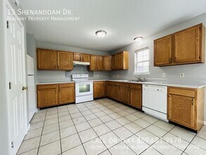 13 Shenandoah Dr in Florence, KY - Building Photo - Building Photo