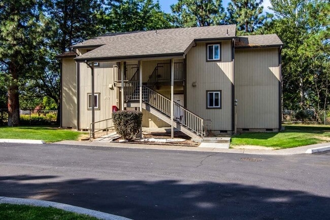 property at 923 Cowl St