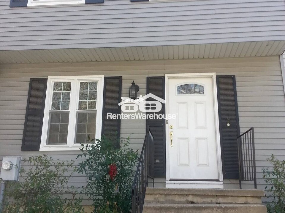1723 Jones Falls Ct in Crofton, MD - Building Photo