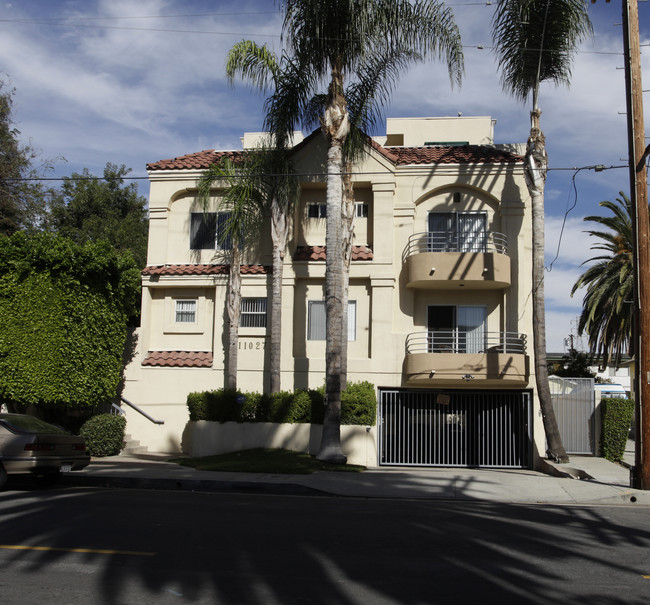 Aqua Vista Apartments in North Hollywood, CA - Foto de edificio - Building Photo