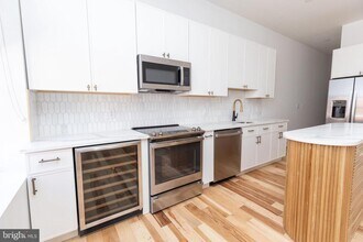 1830 Pine St in Philadelphia, PA - Building Photo - Building Photo
