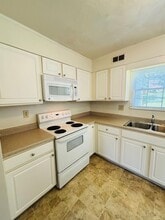 Carriage Hill Townhomes in Blacksburg, VA - Building Photo - Building Photo