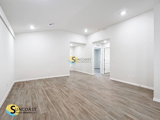 121 Lomond Dr in Port Charlotte, FL - Building Photo - Building Photo