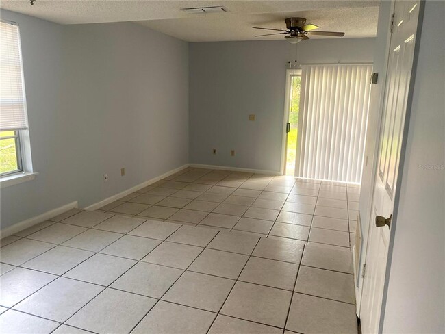 12086 Mendel Dr in Orlando, FL - Building Photo - Building Photo