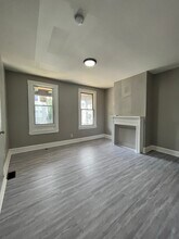 77 2nd St, Unit 1 in Newark, NJ - Foto de edificio - Building Photo