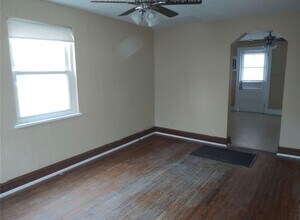 1314 Moore Ave in Dunbar, WV - Building Photo - Building Photo