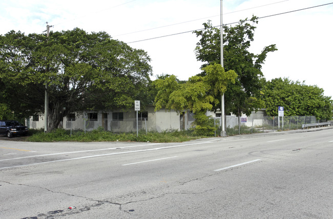 10600 NW 27th Ave in Miami, FL - Building Photo - Building Photo