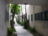 Bixby Court Apartments in Long Beach, CA - Building Photo - Building Photo