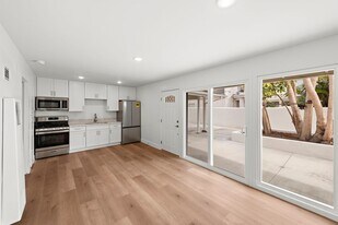 240 Avenida Lobeiro in San Clemente, CA - Building Photo