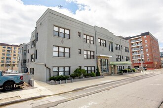 302 E Broadway in Long Beach, NY - Building Photo - Building Photo