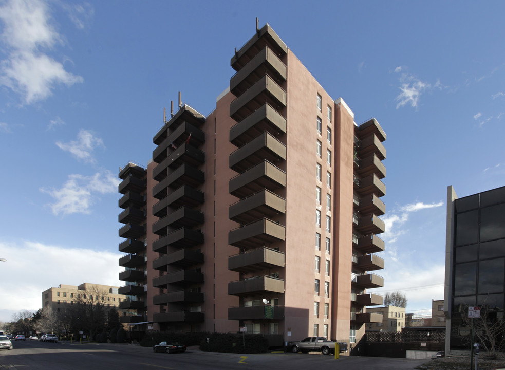 Casa Del Sol Apartment Homes in Denver, CO - Foto de edificio