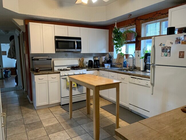 property at 287 Alewife Brook Pkwy